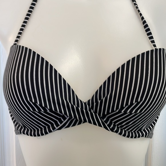 SHADE & SHORE UNDERWIRE TWIST FRONT TOP 34B HIGH WAIST BOTTOM SWIMSUIT SIZE S - Picture 3 of 15